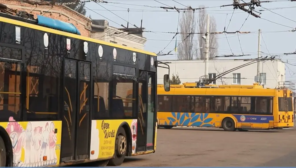 Фото до матеріалу: В Черкасах на тролейбусах можуть розмістити рекламу