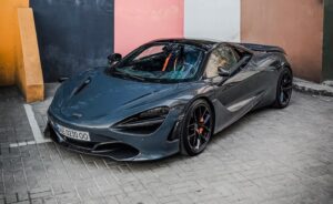Фото до матеріалу: Lamborghini представив гібридний родстер Fenomeno Spyder до свого 63-річчя