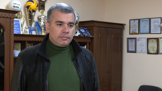 Фото до матеріалу: У Кіцмані депутати достроково звільнили гендиректора лікарні Хромюка