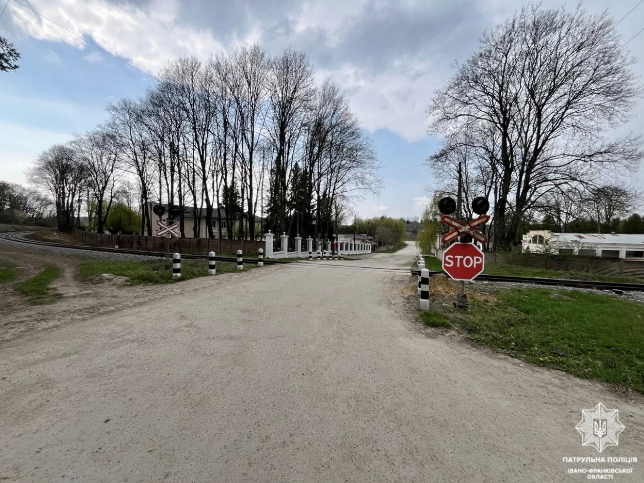 Фото до матеріалу: Патрульні Прикарпаття перевірили стан доріг перед літнім сезоном: що виявили
