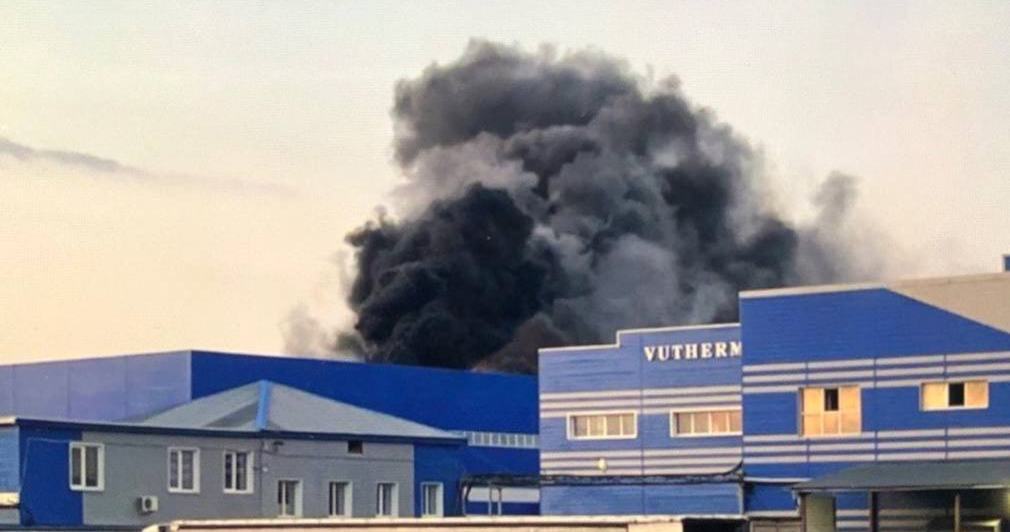 Фото до матеріалу: Ракетна тривога вперше пролунала за 2000 км від кордону: атака на заводи в Росії