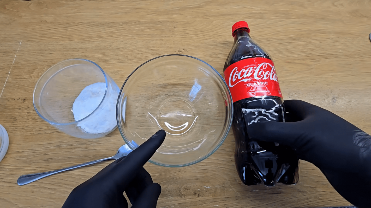 Фото до матеріалу: Часник і Coca-Cola проти шкідників: простий спосіб захисту городу