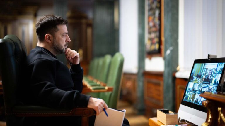 Фото до матеріалу: Україна оголосила режим тиші з опівночі 6 травня: Зеленський закликав РФ до реальних кроків