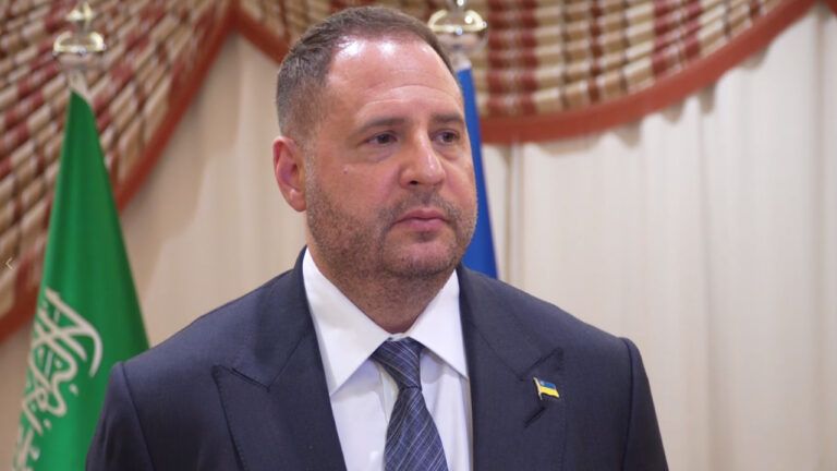 Фото до матеріалу: Андрію Єрмаку повідомили про підозру: НАБУ та САП розслідування легалізації 460 млн грн