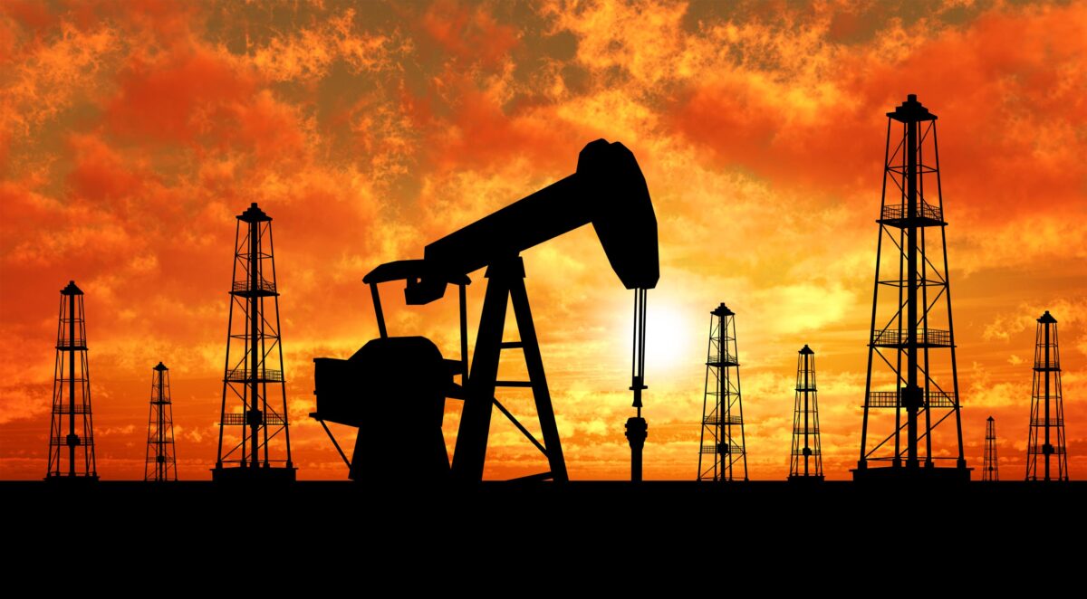 Фото до матеріалу: Росія змушена скоротити видобуток нафти: дрони та санкції збивають плани Кремля