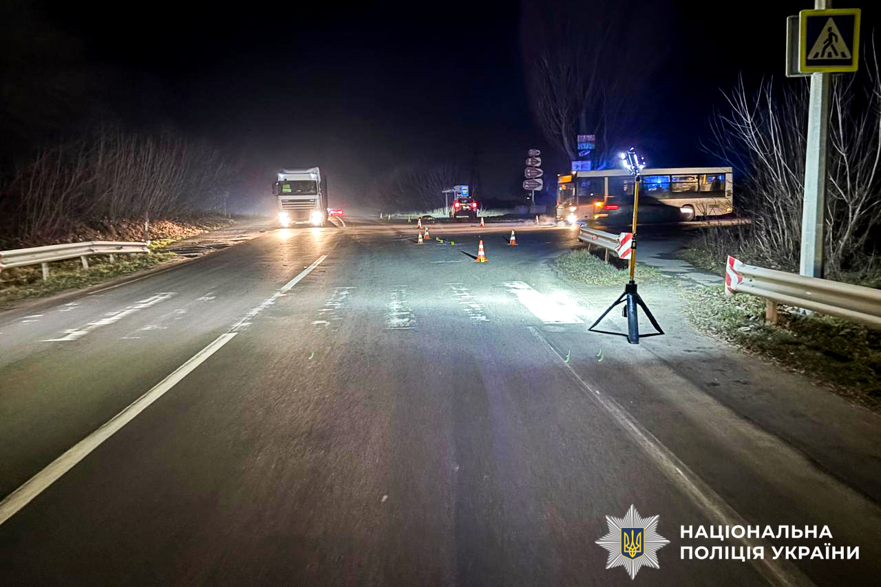 Фото до матеріалу: Судитимуть водія фургона за смертельне ДТП на переході в Рівненському районі