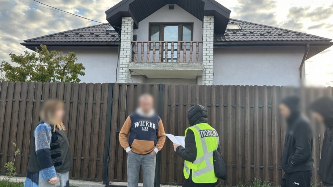 Фото до матеріалу: Масові обшуки в 16 ТЦК: поліція викрила корупцію на 92 мільйони гривень