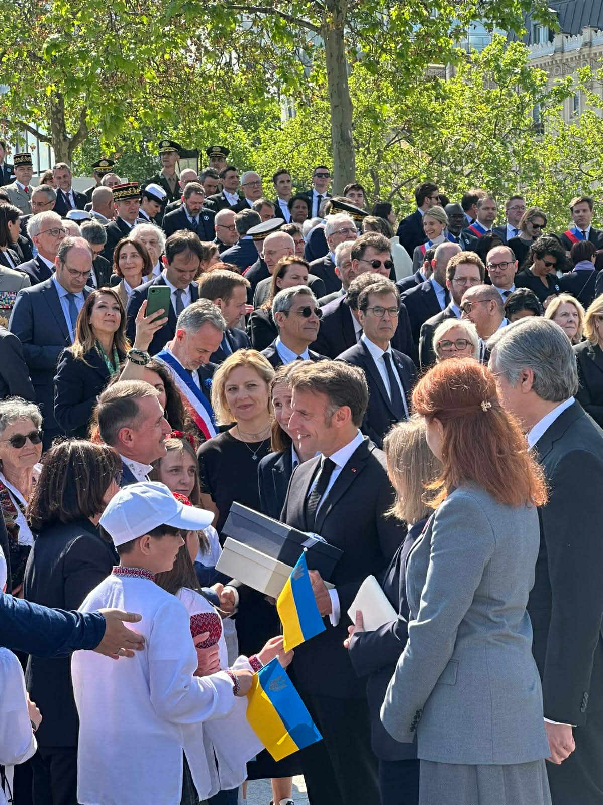 Фото до матеріалу: Ветерани російсько-української війни взяли участь у вшануванні жертв Другої світової у Франції