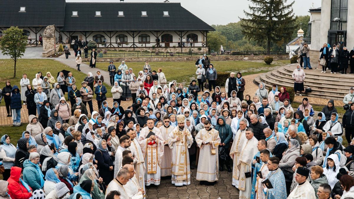 Фото до матеріалу: Сотні матерів зібралися на Ясній Горі у Гошеві на XIX з'їзд спільнот «Матері в молитві»