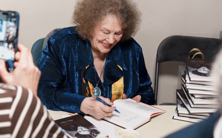 Фото до матеріалу: «Хотіла б бути на війні»: Ліна Костенко про нову збірку, Чорнобиль та майбутнє української літератури