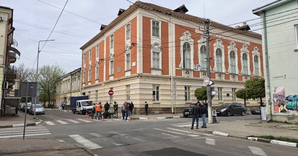 Фото до матеріалу: У Стрию під час ремонту вулиці виявили підземелля часів Австро-Угорщини