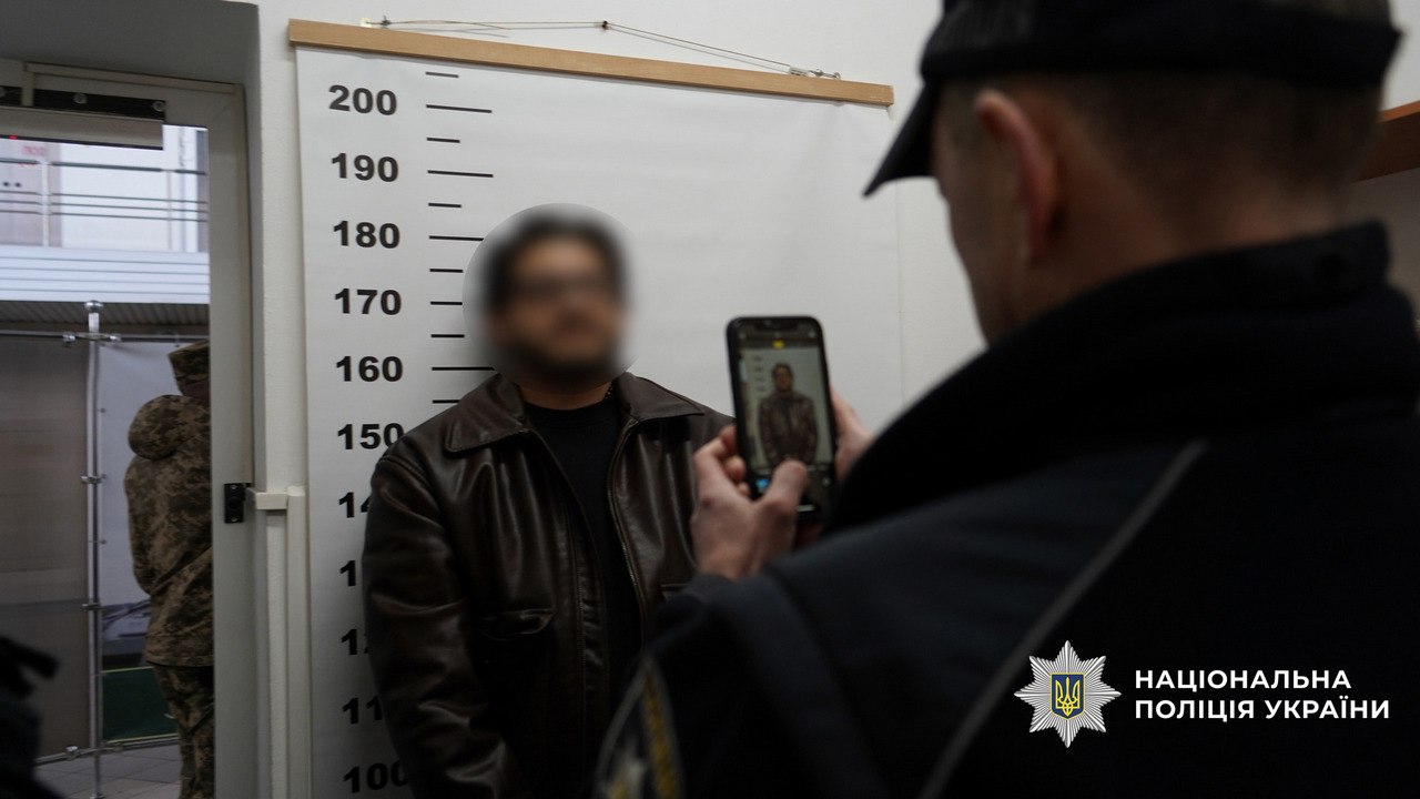 Фото до матеріалу: Організатора афери з «авто для ЗСУ» екстрадували з Естонії: збитки понад 5 млн грн щомісяця