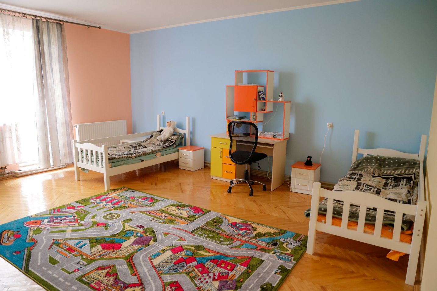 Фото до матеріалу: В Івано-Франківській громаді для родини із сімома дітьми облаштували новий дитячий будинок сімейного типу