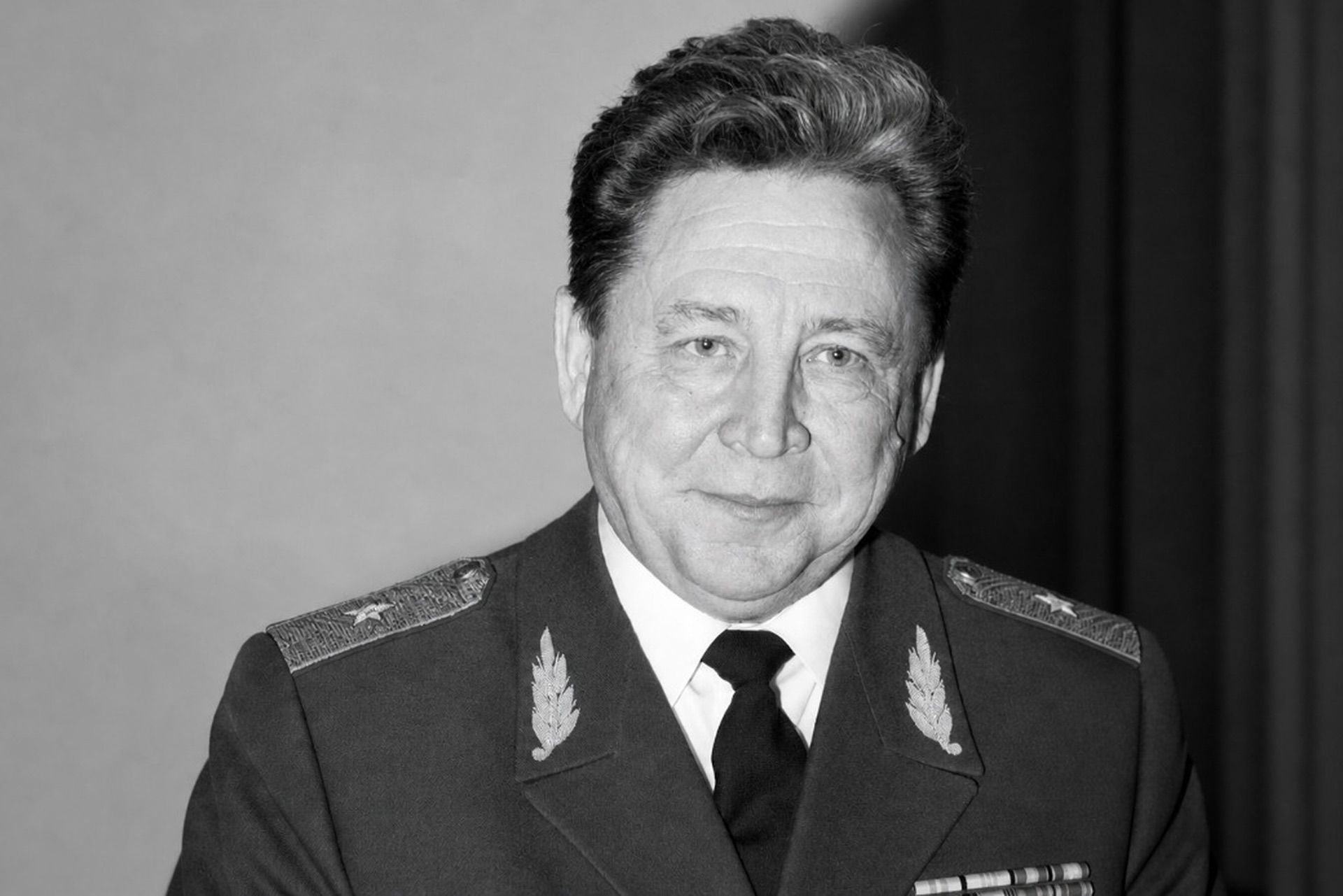 Фото до матеріалу: У Москві помер Станіслав Петров — перший очільник військ хімзахисту Росії
