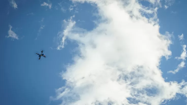 Фото до матеріалу: Міноборони прискорило постачання нових FPV-дронів, які працюють у РЕБ