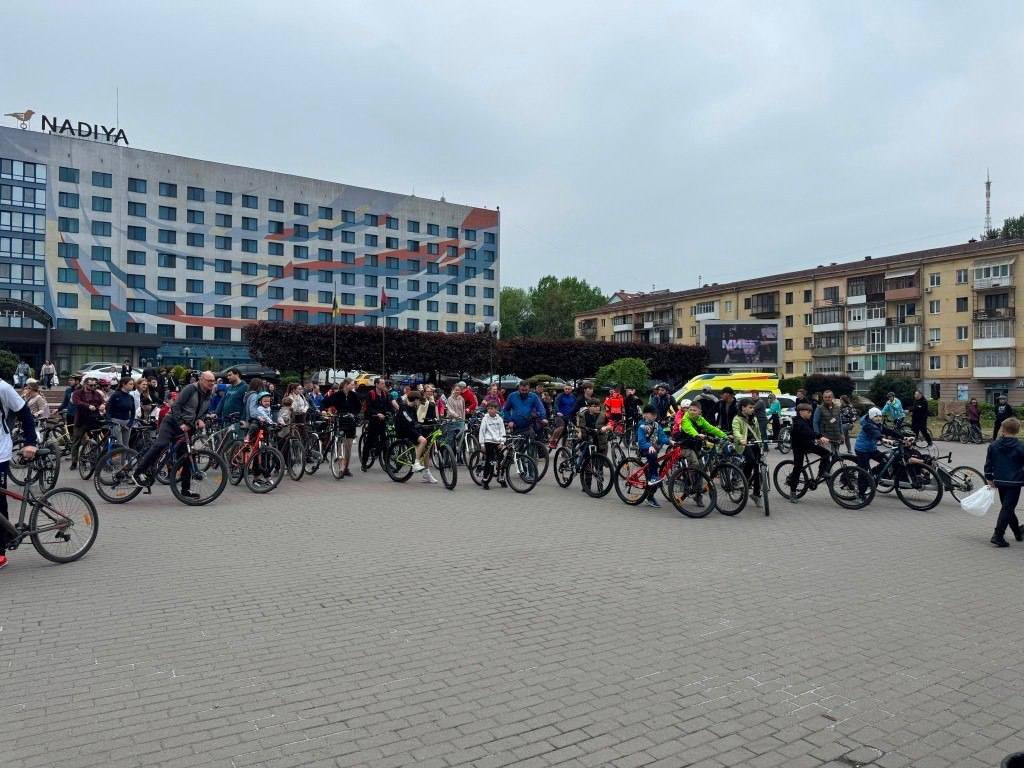Фото до матеріалу: В Івано-Франківську пройшов благодійний велопробіг на підтримку бригади ТрО