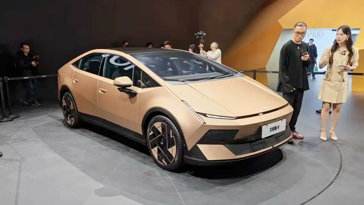 Фото до матеріалу: Hyundai Ioniq V виставив амбітні плани на Пекінському автосалоні: понад 600 км ходу і великий 4K-дисплей