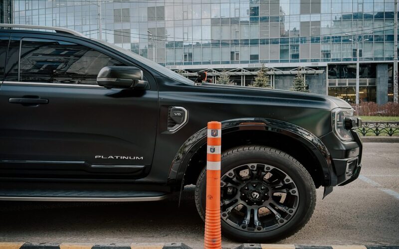 Фото до матеріалу: В Києві помітили дорогий і «заряджений» Ford Ranger