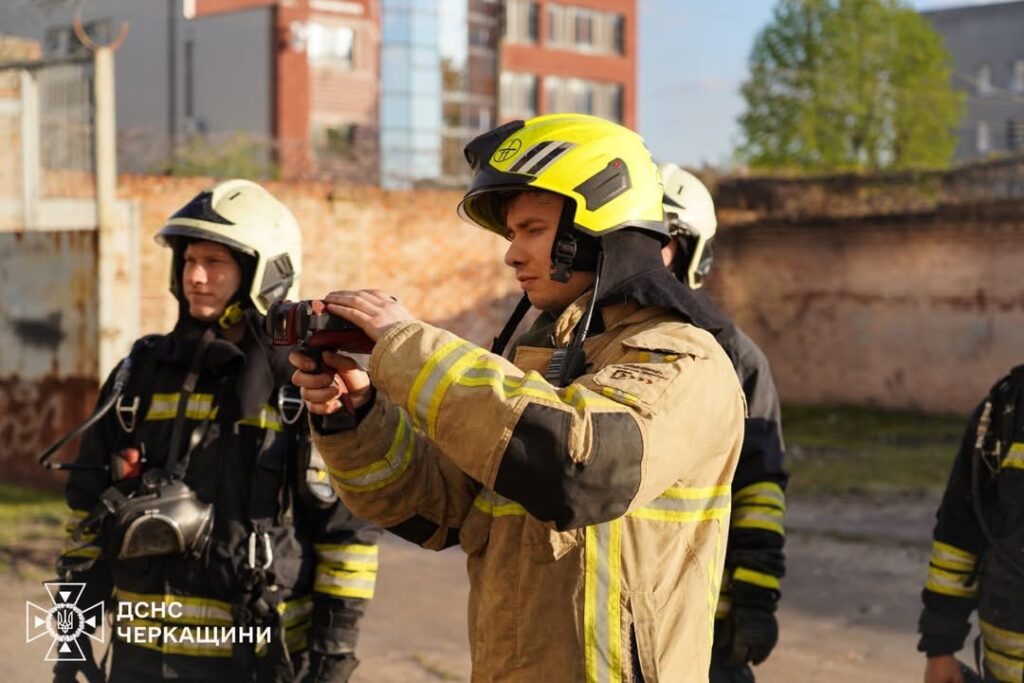 Фото до матеріалу: Пожежу на виробництві в Черкасах ліквідовано: обійшлося без постраждалих