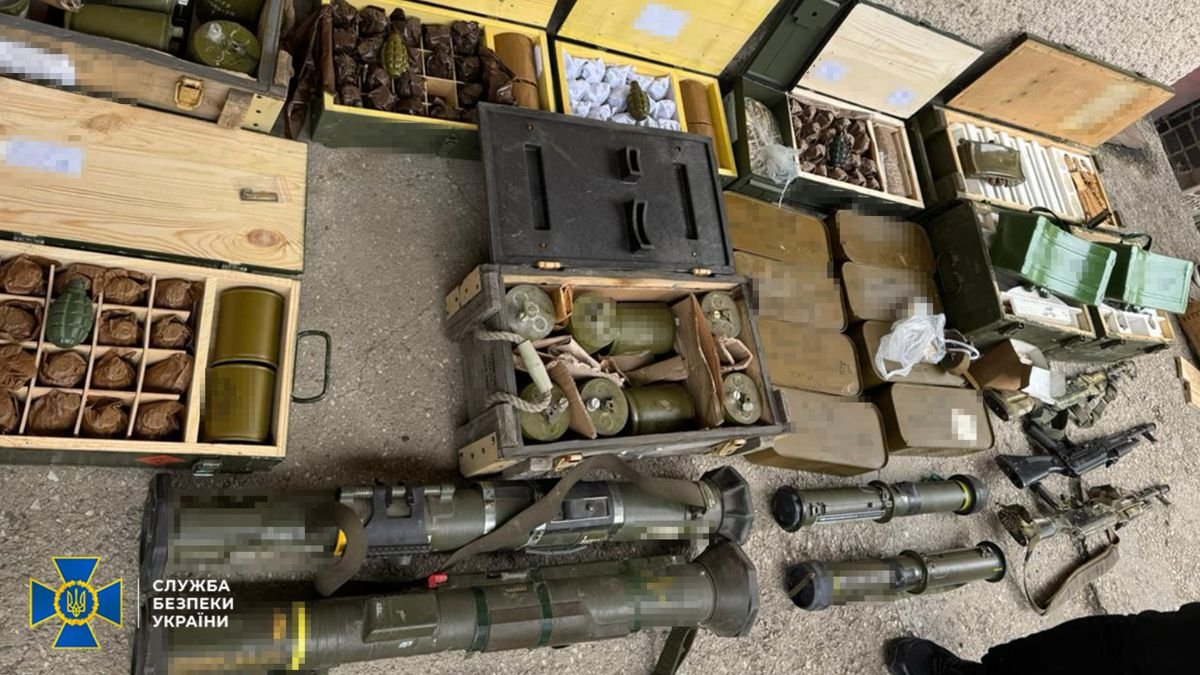 Фото до матеріалу: СБУ та ДБР затримали банду зброярів на Івано-Франківщині