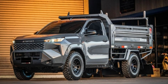 Фото до матеріалу: Toyota Hilux отримала нову версію з кузовом-самоскидом та 5-тонною вантажопідйомністю