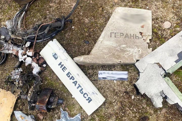 Фото до матеріалу: РФ зранку атакувала Україну 409 дронами: знешкоджено 388, на Тернопільщині 10 постраждалих