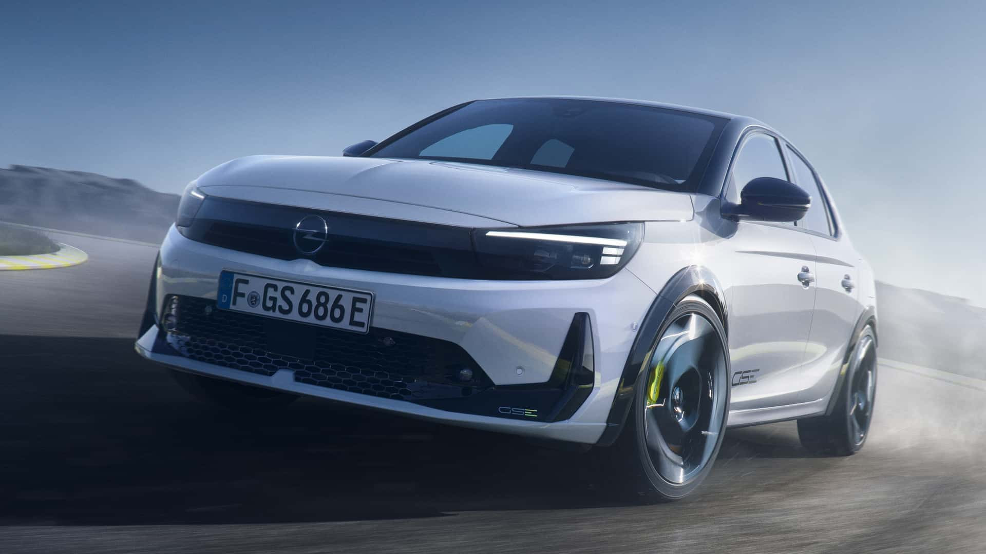 Фото до матеріалу: Opel Corsa GSE: найшвидший електромобіль бренду дебютував у Парижі