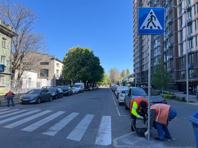 Фото до матеріалу: В Одесі відновили роботу чотири світлофори та встановили нові знаки на тротуарах