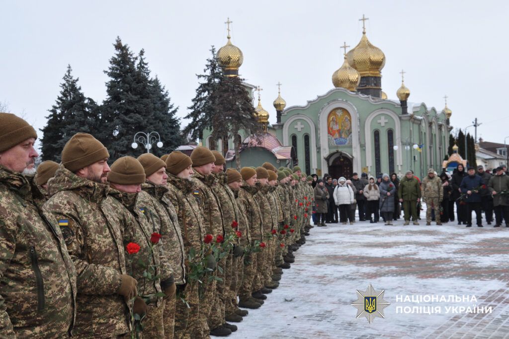 Фото до матеріалу: У Черкасах вшанували пам'ять воїнів, які загинули під Дебальцевим