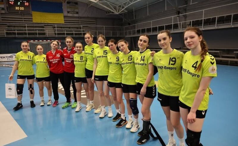Фото до матеріалу: Жіноча збірна ЗУНУ здобула срібні нагороди на чемпіонаті України з гандболу