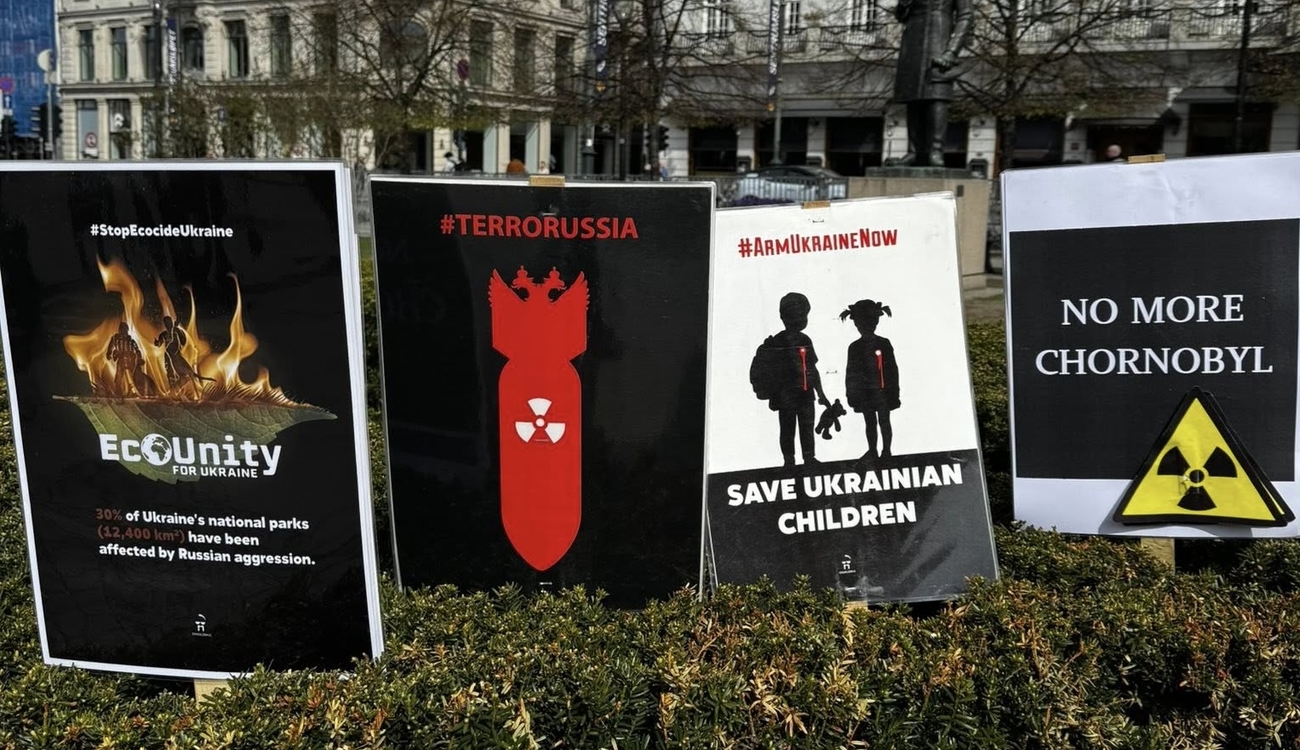 Фото до матеріалу: Українці за кордоном вшанували пам'ять жертв Чорнобильської катастрофи: акції у 20 країн