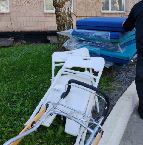 Фото до матеріалу: Корецька міська лікарня отримала благодійну допомогу від фонду «Білогір’я»