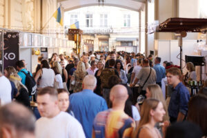 Фото до матеріалу: У Львові відбудеться ювілейний Ukrainian Wine Festival: дегустації, забіг та благодійність