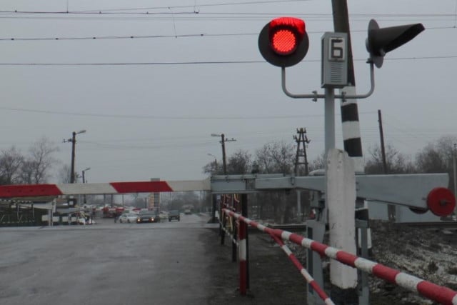 Фото до матеріалу: 9 ДТП на залізничних переїздах: водіїв нагадують про правила безпеки