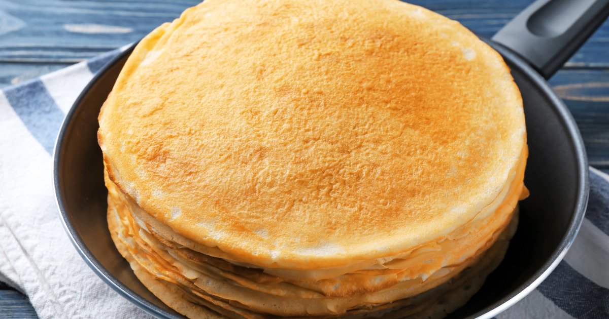 Фото до матеріалу: Білкові млинці з медом: м'які, еластичні та ситні сніданок