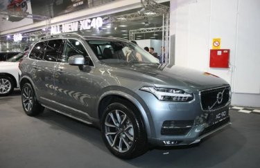 Фото до матеріалу: Volvo почав продавати броньовані XC90 та XC60 в Україні