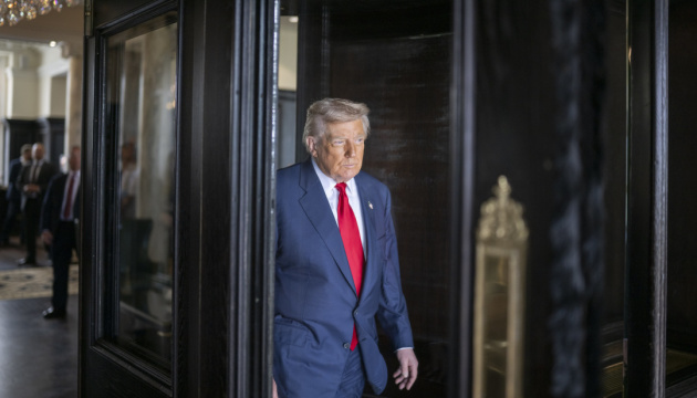 Фото до матеріалу: Трамп вирушає до Китаю на переговори з Сі Цзіньпіном