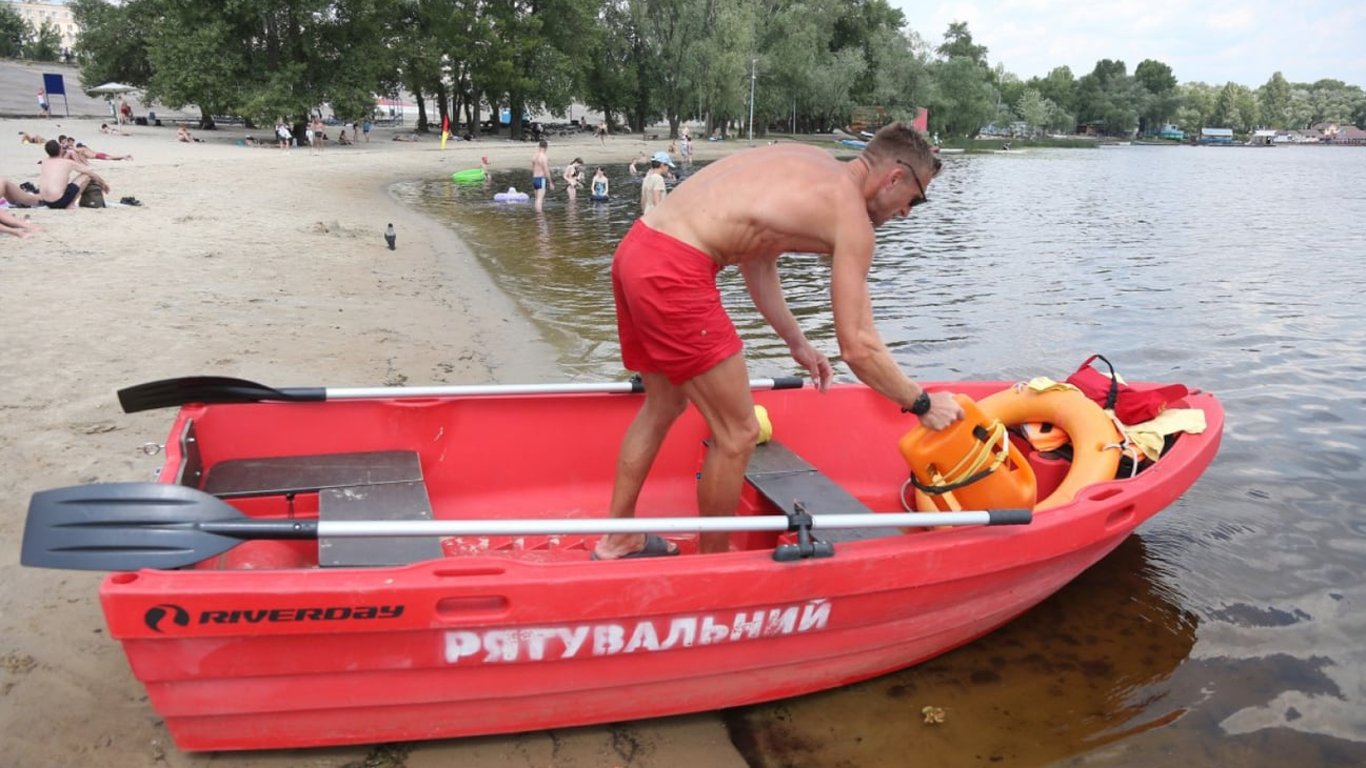 Фото до матеріалу: У Києві набирають рятувальників для пляжів: проблема дефіциту кадрів