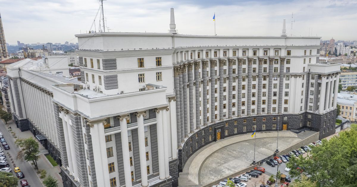 Фото до матеріалу: У Києві обговорили реставрацію пошкодженого Будинку Уряду за принципом кінцуґі