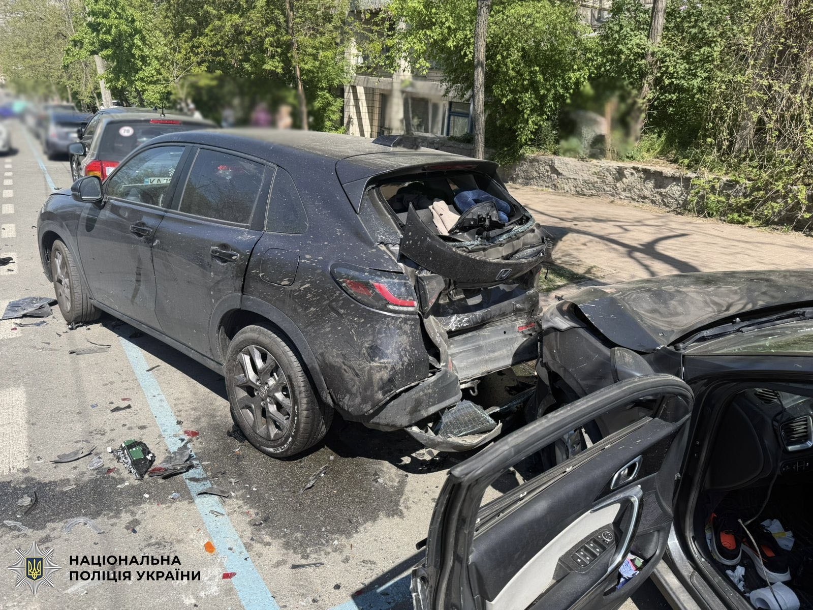 Фото до матеріалу: У Києві водій Maserati влаштував «GTA» після ДТП і зачинився в авто від поліції