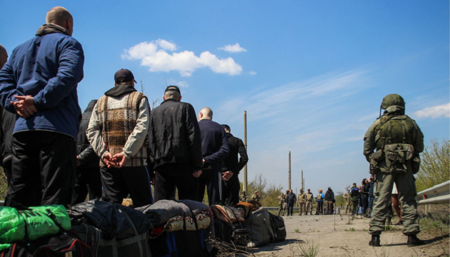Фото до матеріалу: Людям, які пережили російський полон, доводиться доводити статус незаконно затриманих