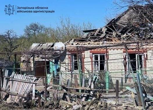 Фото до матеріалу: Понад 840 ударів за добу: ворог атакував Запоріжжя та область, є загиблі
