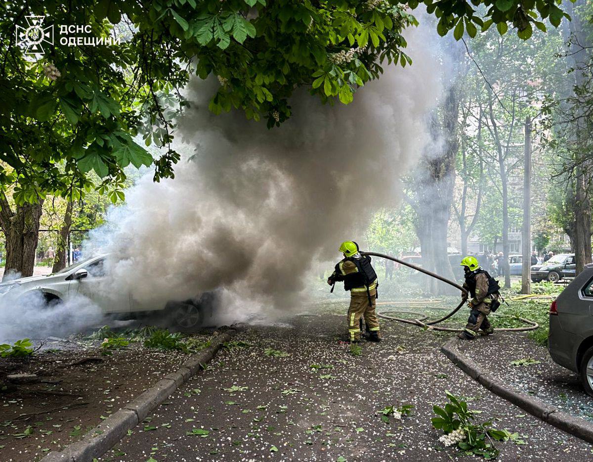 Фото до матеріалу: Російська повітряна атака: постраждали в Херсоні, Одесі та Хмельницькій