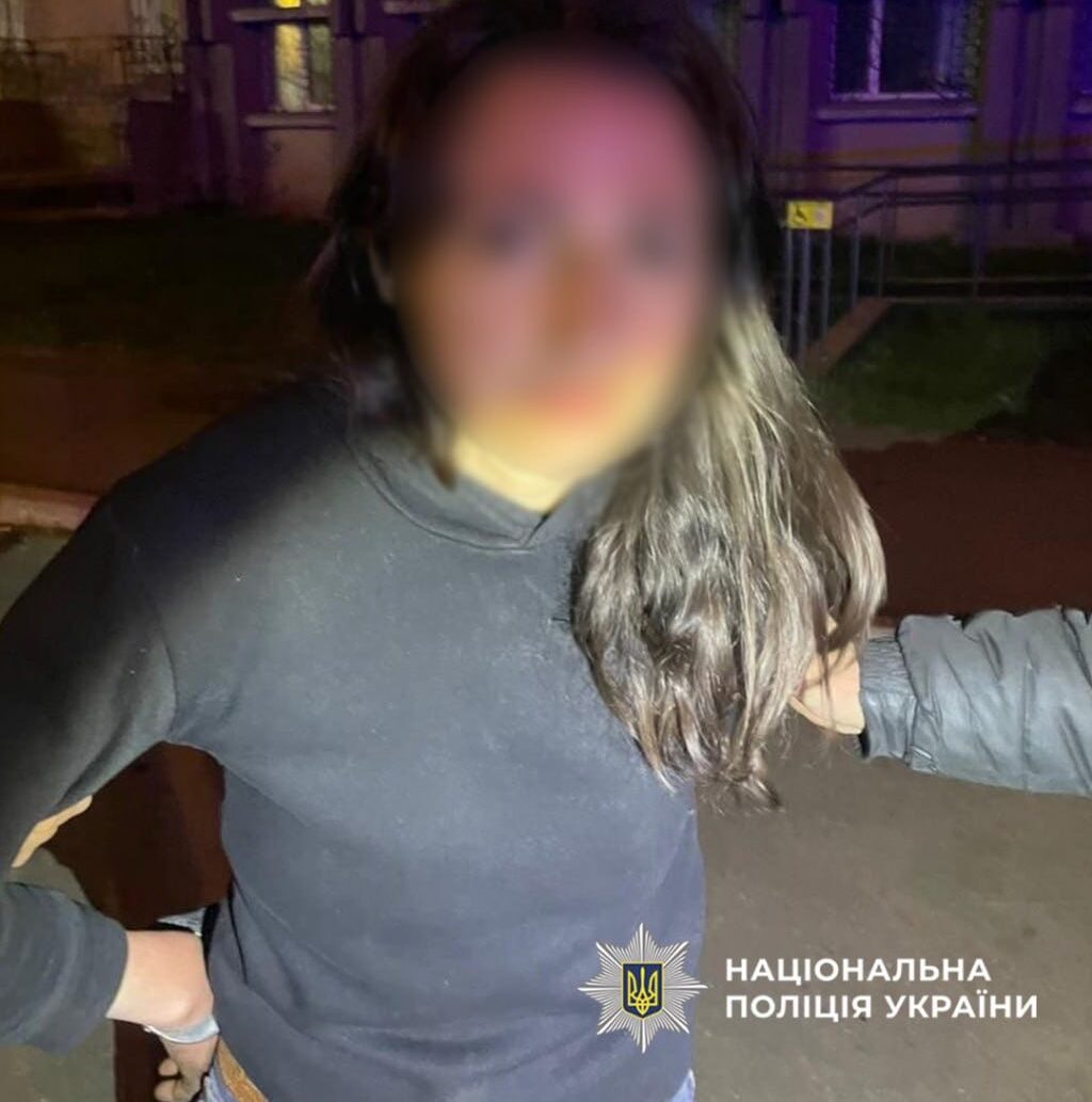 Фото до матеріалу: У Городищі затримали жінку, яка погрожувала підлітку гранатою біля супермаркету