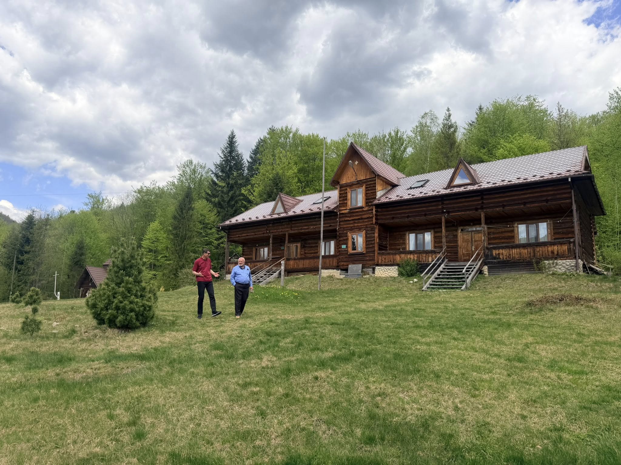 Фото до матеріалу: Голова Івано-Франківської ОРА відвідав пластовий табір-музей «Сокіл»