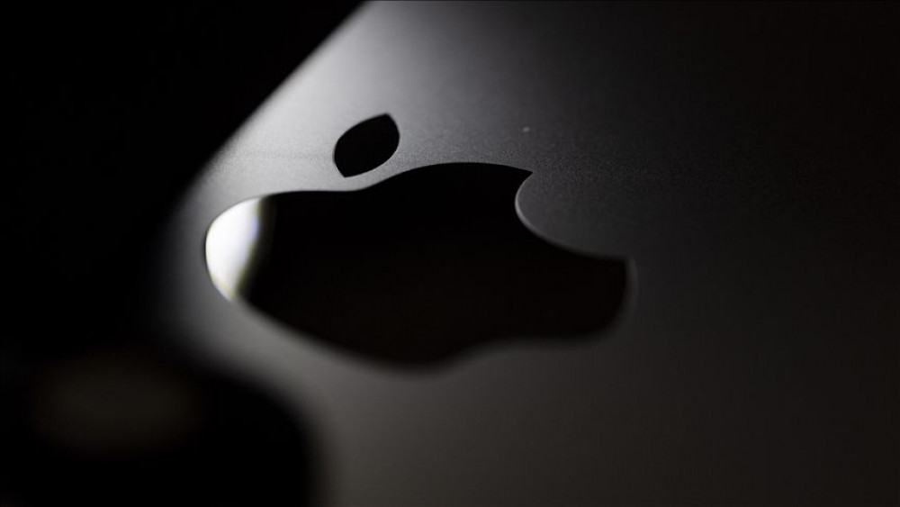 Фото до матеріалу: Суд заарештував тисячі підроблених аксесуарів Apple на Прикарпатті