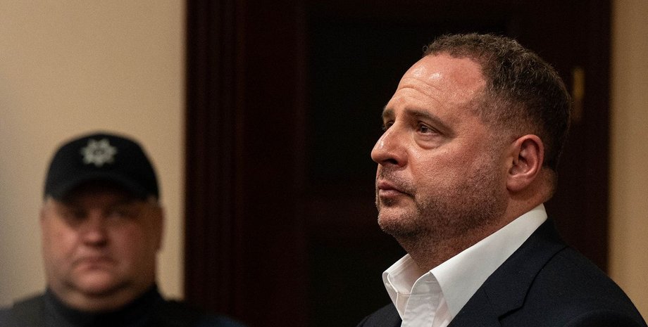 Фото до матеріалу: Андрія Єрмака взяли під варту у коридорі ВАКС: він оскаржує рішення