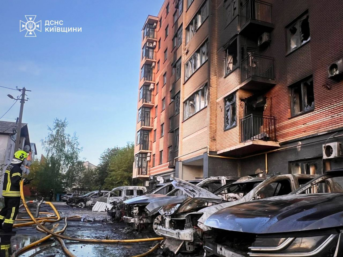 Фото до матеріалу: У Київській області після нічної атаки постраждали семеро, серед них дитина