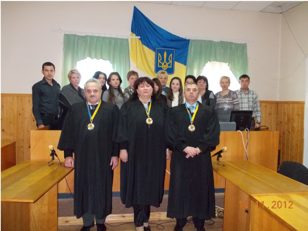 Фото до матеріалу: У мережі розкрили осіб, які вчинили наругу над неповнолітнього школяркою з Верхніх Воріт – Groza-news.info