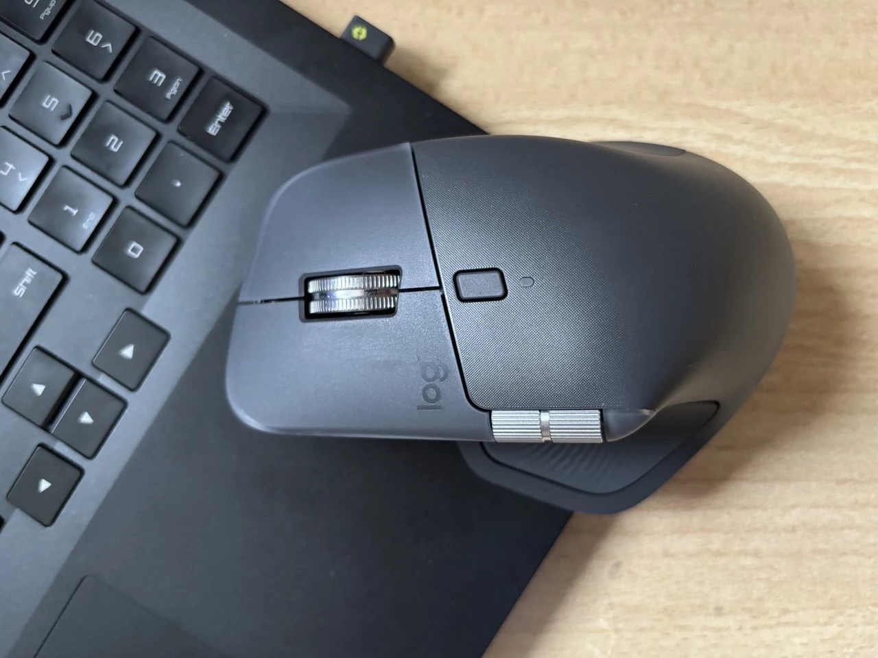 Фото до матеріалу: Logitech MX Master 4: новий стандарт для професіоналів українських офісів